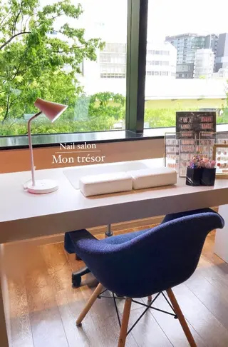 ネイル Montrésor 名古屋ネイルサロンのネイルデザイン