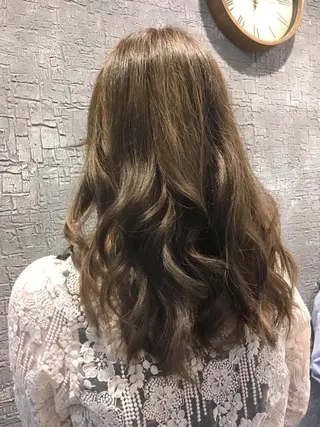 ロング カラー ヘアアレンジ . YUIのヘアスタイル