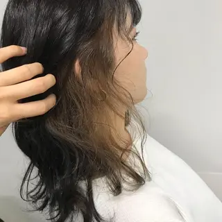ミディアム 横山 奈央のヘアスタイル