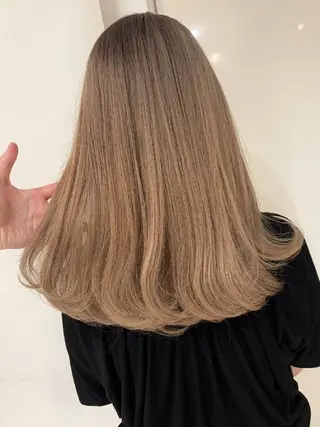 ロング カラー ✴️Siesta✴️ 髪質改善艶カラーのヘアスタイル