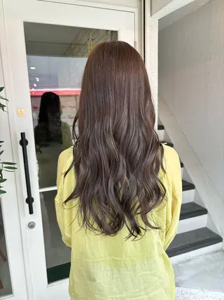 ロング カラー 四至本 美裕のヘアスタイル