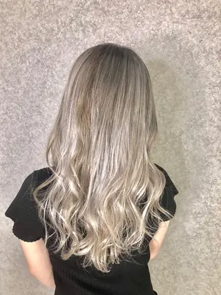 セミロング 田村拓巳 韓国風、髪質改善のヘアスタイル