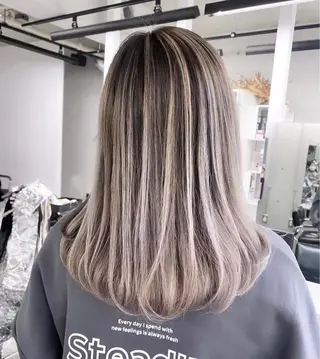 カラー 草島 友樹のヘアスタイル