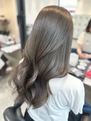 ロング カラー 伊藤 美奈穂のヘアスタイル