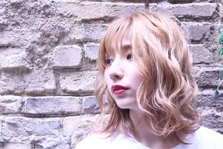 ミディアム カラー ポ コのヘアスタイル