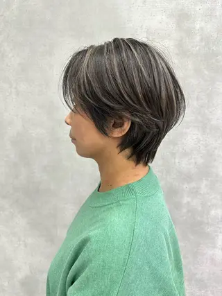 ショート カラー DAIKIベージュ 🍂レイヤーカットのヘアスタイル