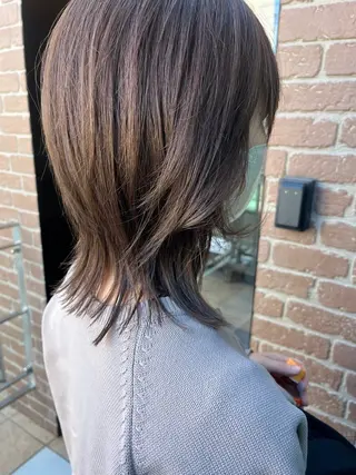 ミディアム カラー 久木原 ゆりのヘアスタイル