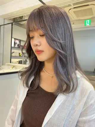 セミロング カラー レイヤーカット カノン🩷のヘアスタイル