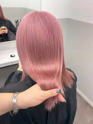 ミディアム カラー 薄田 珠美のヘアスタイル