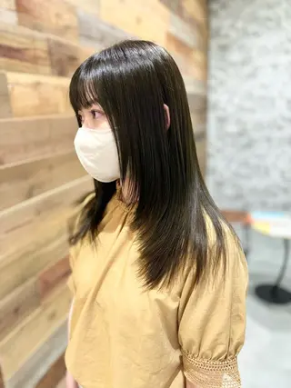 セミロング yoshihara yuukiのヘアスタイル