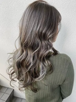 セミロング カラー ブリーチ koheiのヘアスタイル