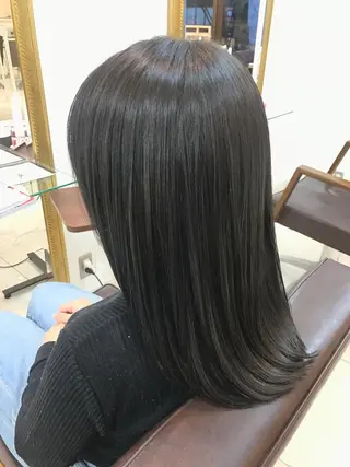 ミディアム カラー TRENCH　相澤 果歩のヘアスタイル