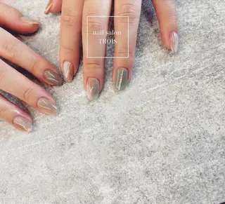 ネイル Nail &eye TROISのネイルデザイン