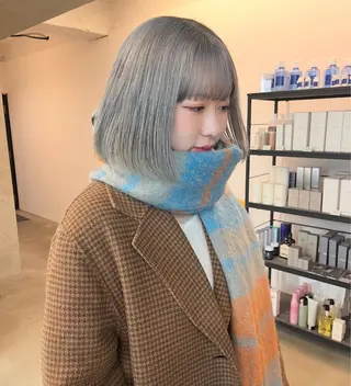 ミディアム 綾乃／デザインカラー ／ハイトーン／ボブのヘアスタイル