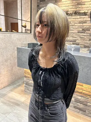 カラー Kobayashi ハイライト/ショートのヘアスタイル