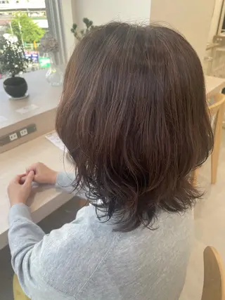 ミディアム パーマ NaVIユウジ 透明感カラーのヘアスタイル