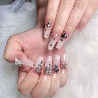 ネイル T.Lee Nail Lilyのネイルデザイン