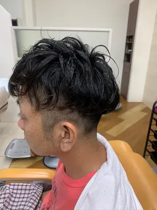 ショート パーマ メンズ 爲清 葵のヘアスタイル