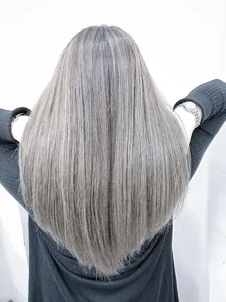 セミロング 艶髪/ハイトーン Sherryのヘアスタイル