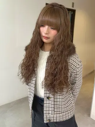ロング カラー ユナ ボブカット /ベージュのヘアスタイル