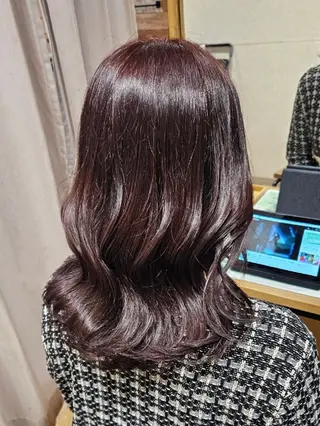セミロング カラー Miuri/ミユリ 柔らかい雰囲気ヘアのヘアスタイル