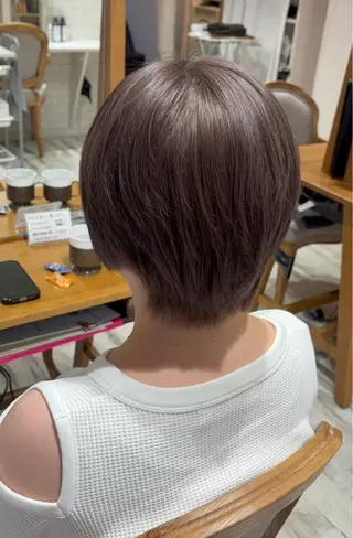 ショート カラー 透明感/韓国風 HIRARIのヘアスタイル