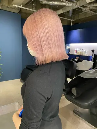 ショート ハイトーン/ ボブ 中村麟のヘアスタイル