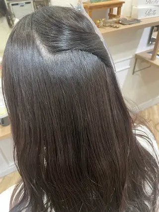 ロング ayano / 透明感・くすみカラーのヘアスタイル