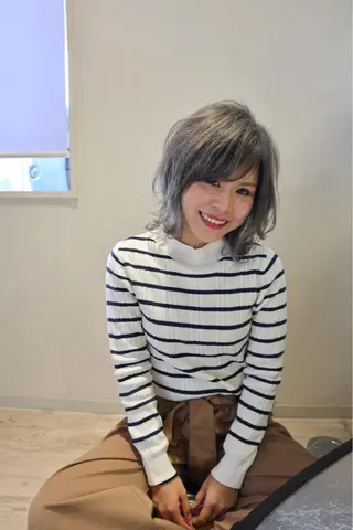 ミディアム 岩間 祐佳のヘアスタイル