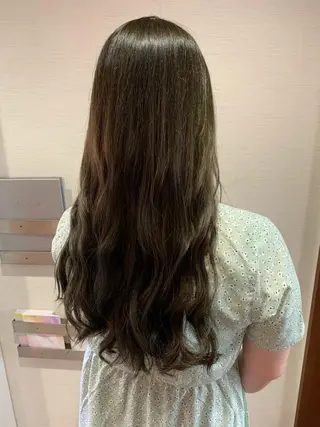 ロング カラー 蓮見  友里のヘアスタイル