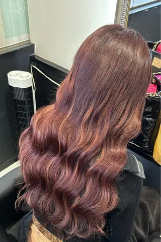 ロング 長田 麻友子のヘアスタイル