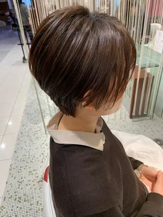 ショート yaya✂︎ 美髪/艶カラーのヘアスタイル