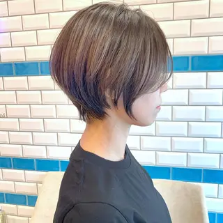 ショート 今っぽレイヤーカット グレージュ/リョウヤのヘアスタイル