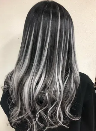 カラー ダブルスキルエクステ /羽エクステ白石宇由のヘアスタイル