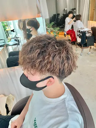 ショート パーマ メンズ 【扱いやすいパーマ】 眞鍋拓己のヘアスタイル