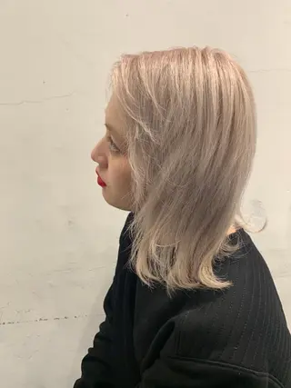 ミディアム サイレント美容師 アイリィのヘアスタイル