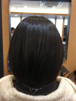 ショート カラー Rever Tokyo所属・コンドウ サラのヘアスタイル