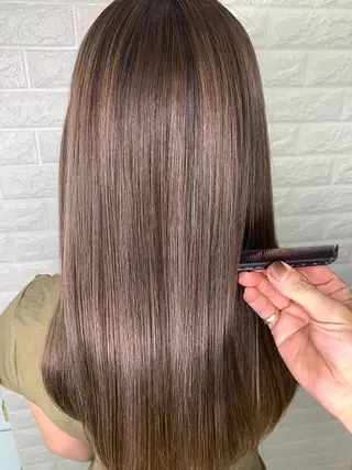 セミロング カラー LAS 代表 ナガカワ コウヘイのヘアスタイル
