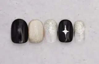 ネイル ゆら 練習生💅🏻のネイルデザイン