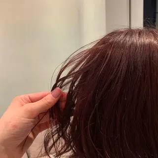 カラー SAKINO． ベージュカラーのヘアスタイル
