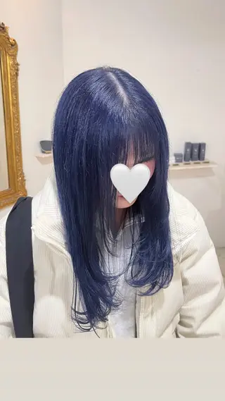 セミロング 🩶ハイトーン🖤 URARAのヘアスタイル