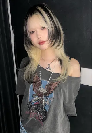 ロング レイカ /ハイトーンのヘアスタイル
