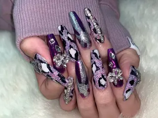 ネイル さゆり￤推しキャラ ￤ロングネイル🩷のネイルデザイン