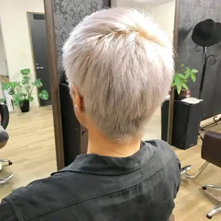 ショート カラー メンズ 池田 景子のヘアスタイル