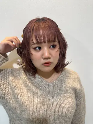 ミディアム レイヤー 艶々カラーのヘアスタイル