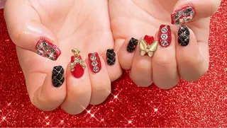 ネイル VIERU 🌈🎀💖のネイルデザイン