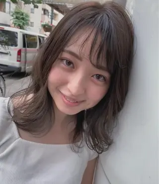 ミディアム 村阪 由美子のヘアスタイル