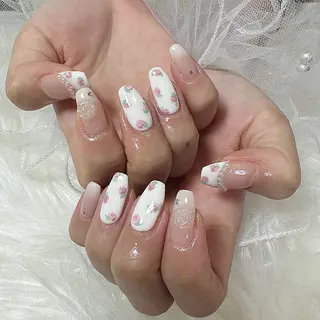 ネイル シュシュ 🎀 girly nailのネイルデザイン