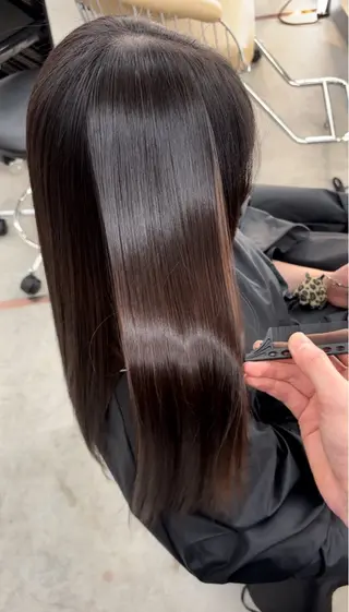 ロング カラー パーマ 髪質改善|透明 感カラー🩵レイヤーのヘアスタイル