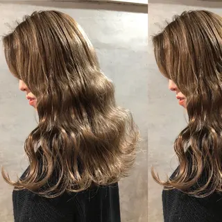 セミロング カラー ツキノキ ミナのヘアスタイル